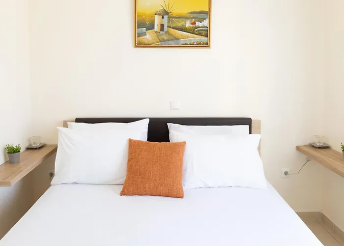 Divina Private Traditional House *