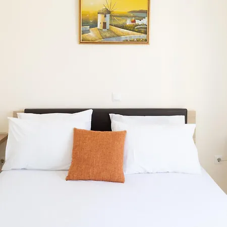 Divina Private Traditional House *