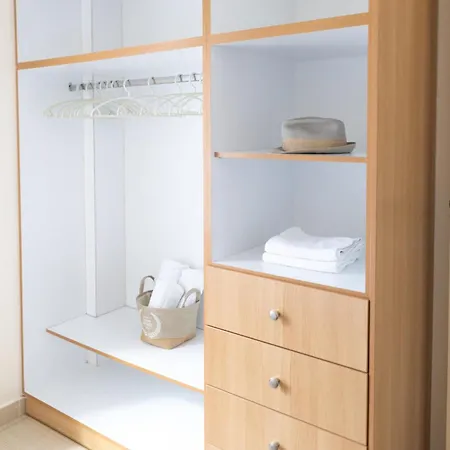 Divina Private Traditional House בית נופש Kamári