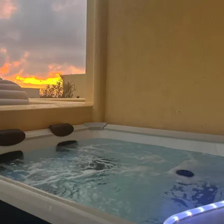 Divina Private Traditional House Holiday home