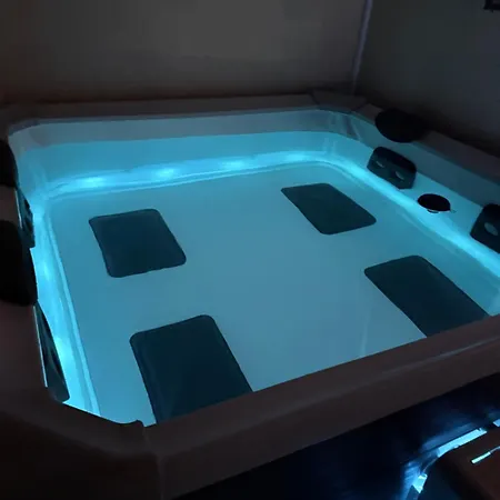 Divina Private Traditional House *