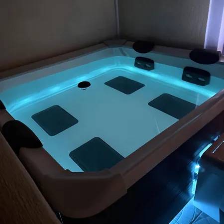 Divina Private Traditional House בית נופש *