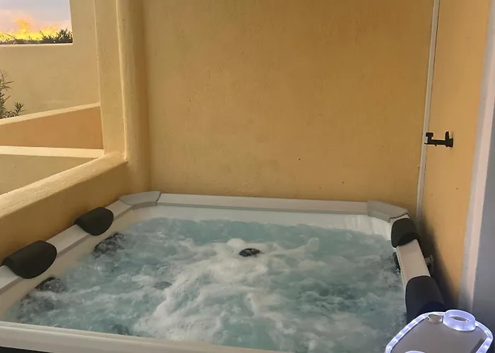 Divina Private Traditional House *